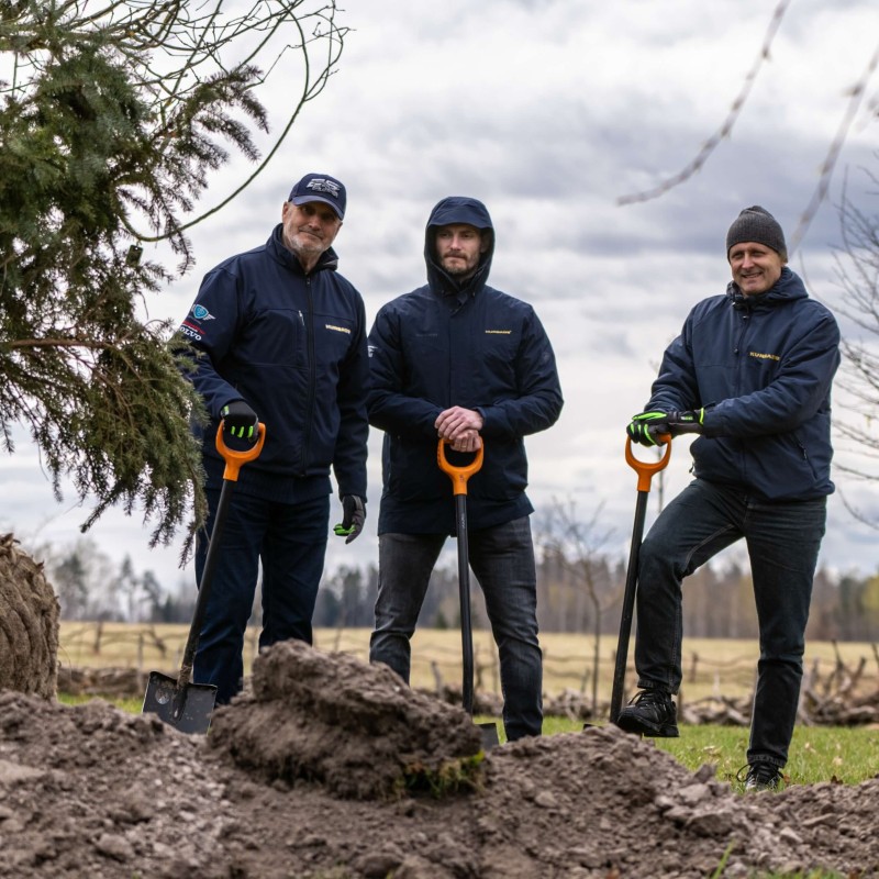 Kurbads komanda piedalās Lielajā Talkā Lantes muižā