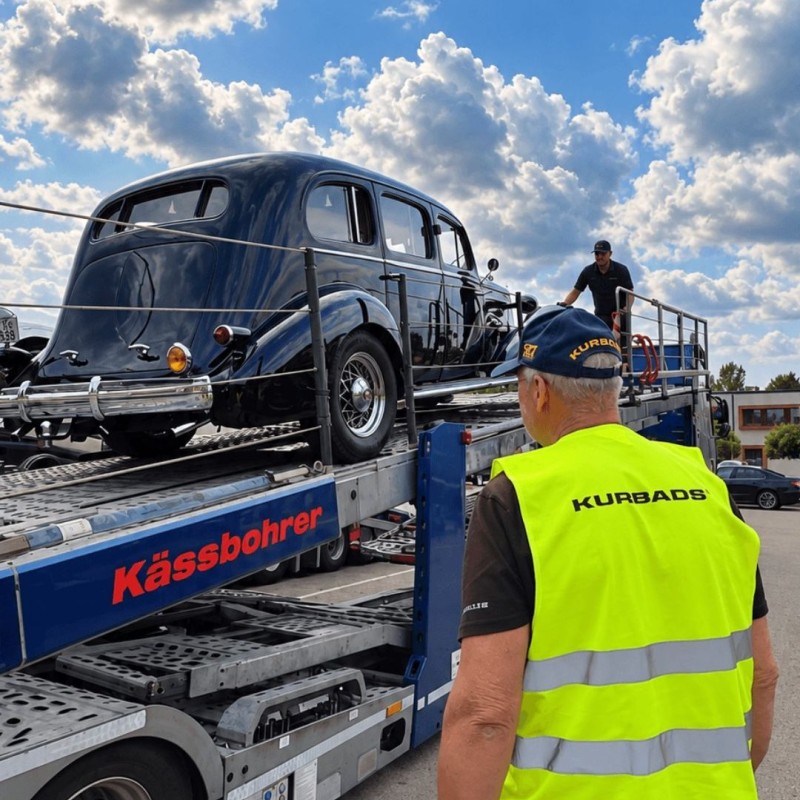 Kurbads kuljettaa klassikkoautoja Tallinnaan