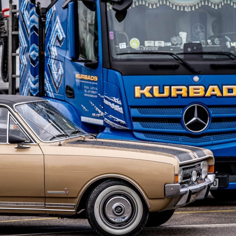 Kurbads transportē 60.gadu atbildi amerikāņu muskuļauto – Opel Commodore a coupe